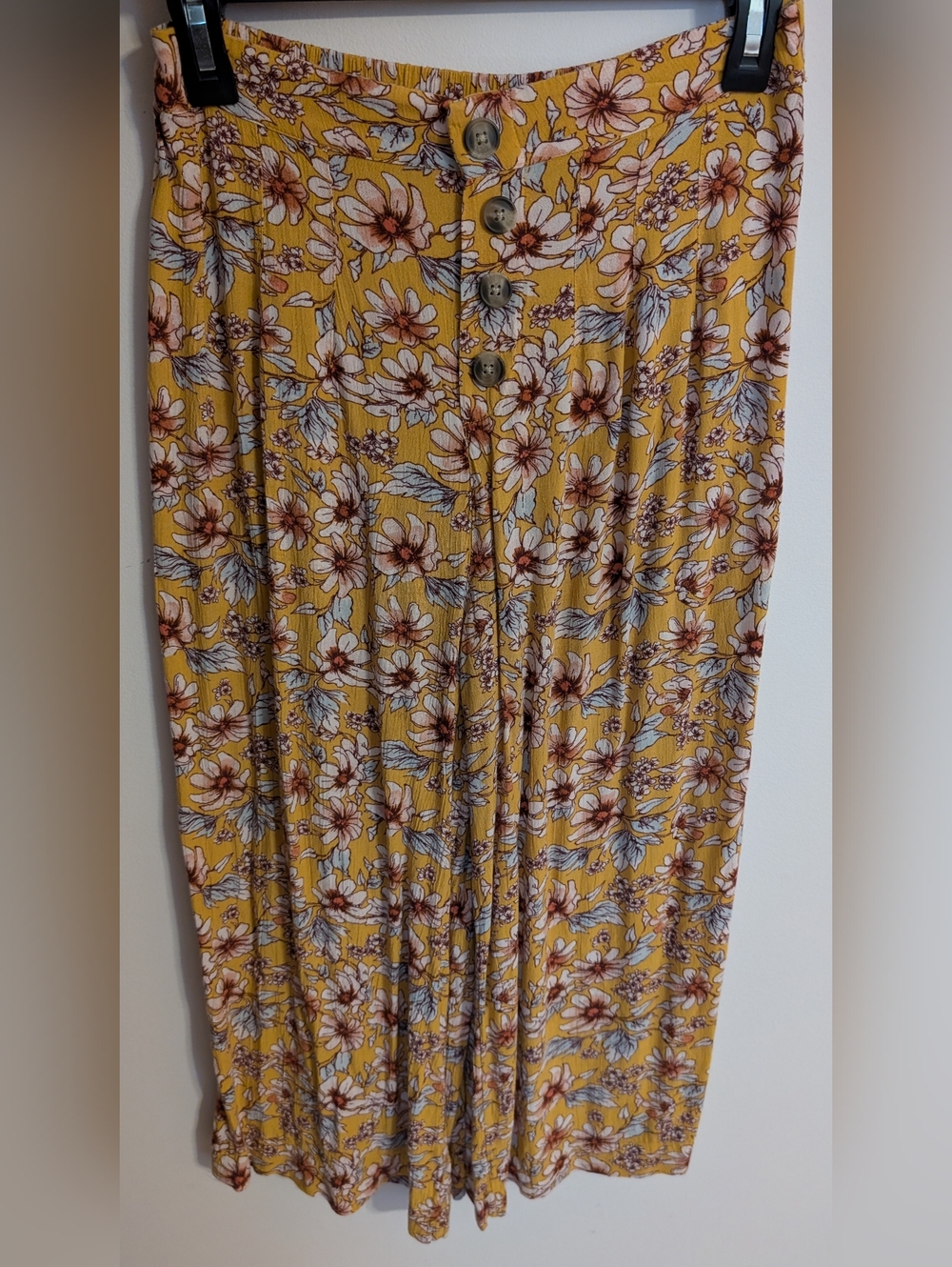 Women's Yellow Floral Button-Front Crop Pants